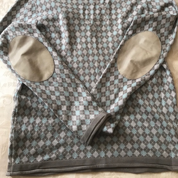 YOON sweater - Picture 3 of 3